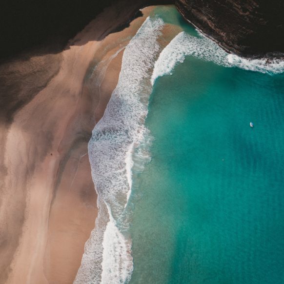 Wallpaper Weekends: Warm Ocean Breezes for Mac, iPad, iPhone, and Apple Watch