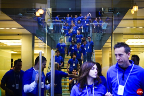 Apple Store Employees Talk Of Unionizing