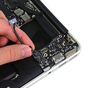 iFixit Teardown: 2011 13″ MacBook Air