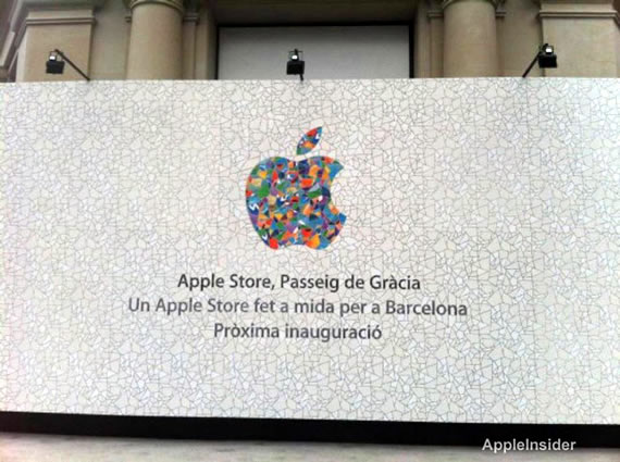 New Apple Barcelona Store Features a Unique Logo