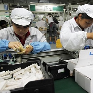 Foxconn Reports First Ever Revenue Decline – Said to be Due to “Lukewarm Demand” for iPhone 7