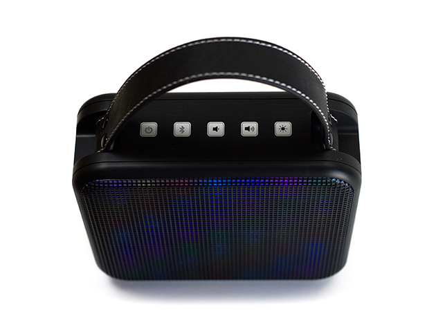 MacTrast Deals: FRESHeCOLOR Bluetooth Portable Speaker