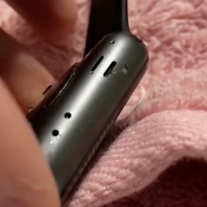 Sweet Slo-Mo Video Action Shows Apple Watch Series 2 Spitting Water Out of Its Speaker