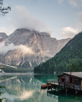 Wallpaper Weekends: The Serenity of a Mountain Lake for Mac, iPhone, iPad, and Apple Watch