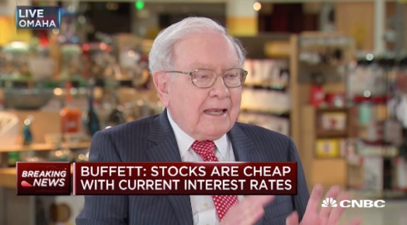 Berkshire Hathaway Continues Building Its Apple Stake