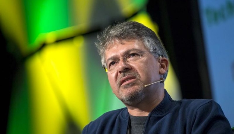 Apple Snatches Google’s Head of AI to Vastly Improve Siri and More