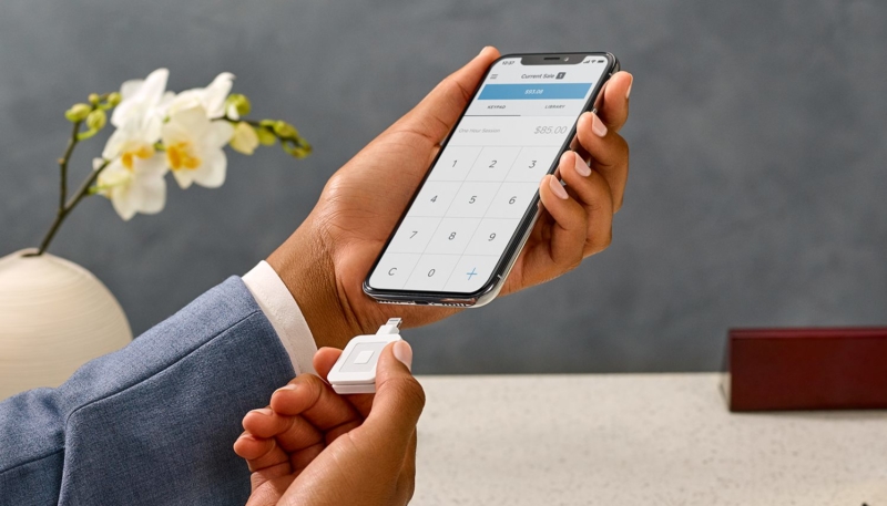 Square Debuts New Lightning Credit Card Reader for iPhones