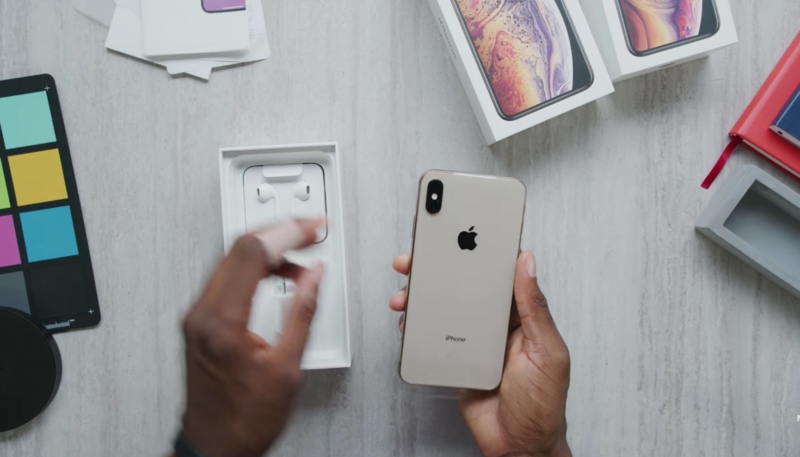 First iPhone XS Max Unboxing Videos Begin Hitting the Web as Devices Begin Shipping to Customers