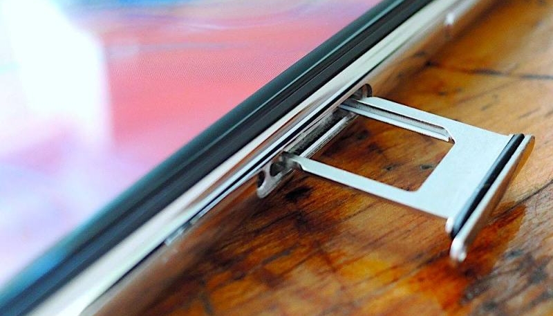 Apple’s iPhone May Go SIM-less by September 2022