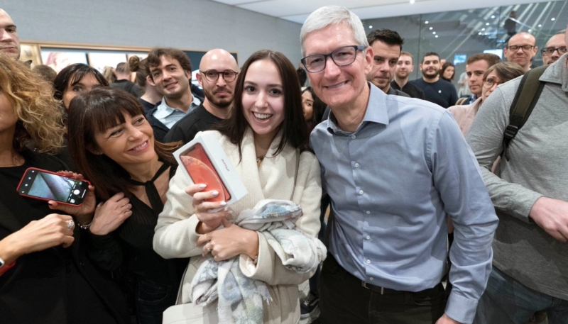 Apple CEO Tim Cook Visits Milan Apple Store on iPhone XR Launch Day