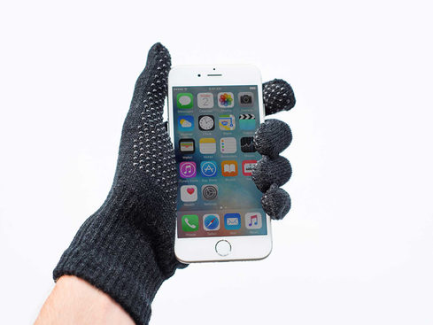 MacTrast Deals: Chilly Temperatures Call for These Knit Touchscreen Gloves