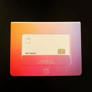 Apple Employees Start to Receive Apple Cards