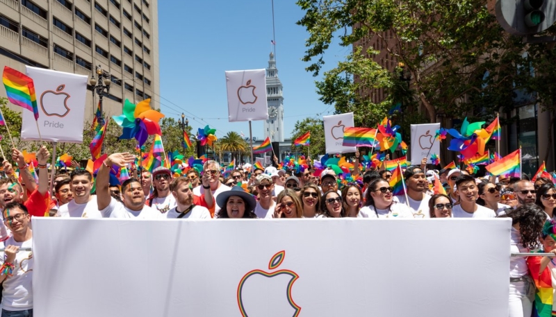 Tim Cook and Apple Employees Make Appearance at San Francisco Pride Parade