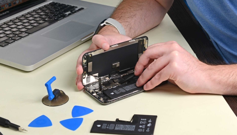iFixit: Apple Has Activated “Dormant Software Lock” on Its Latest iPhones to Discourage Unauthorized Battery Replacements