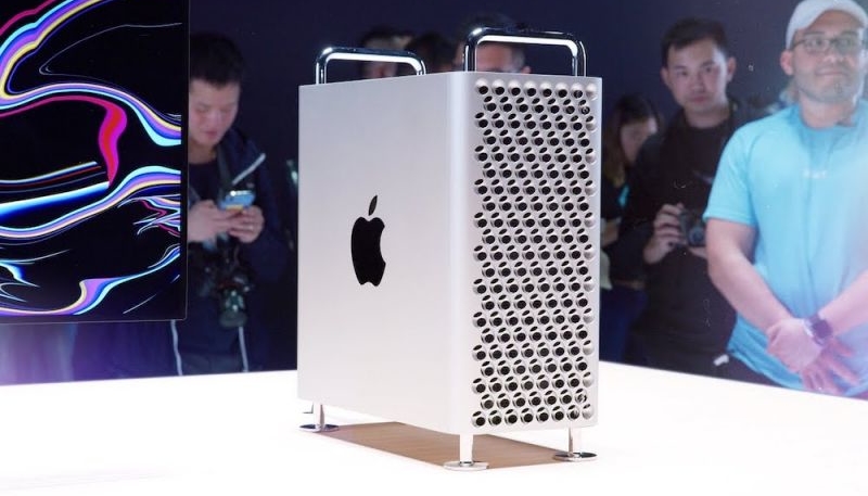 Tim Cook Gifted Former U.S. President Donald Trump ‘First’ 2019 Mac Pro That Came Off the Austin, Texas Assembly Line
