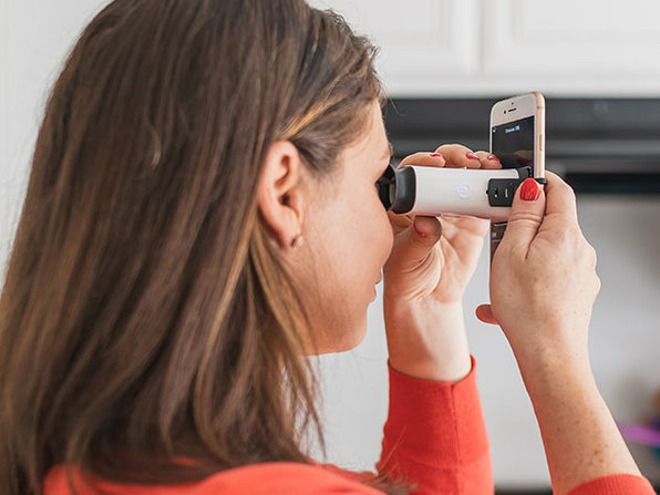 MacTrast Deals: EyeQue VisionCheck ® – Monitor Your Eyesight Right at Home
