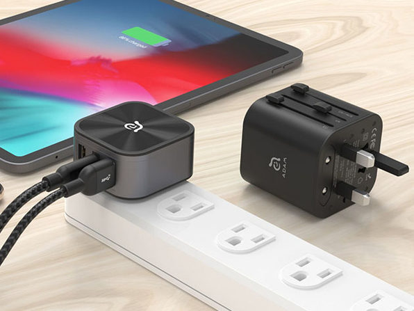 MacTrast Deals: OMNIA T3 Universal Travel Adapter