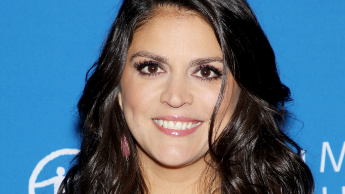 Apple to Make Series Order for Musical Comedy Starring SNL’s Cecily Strong