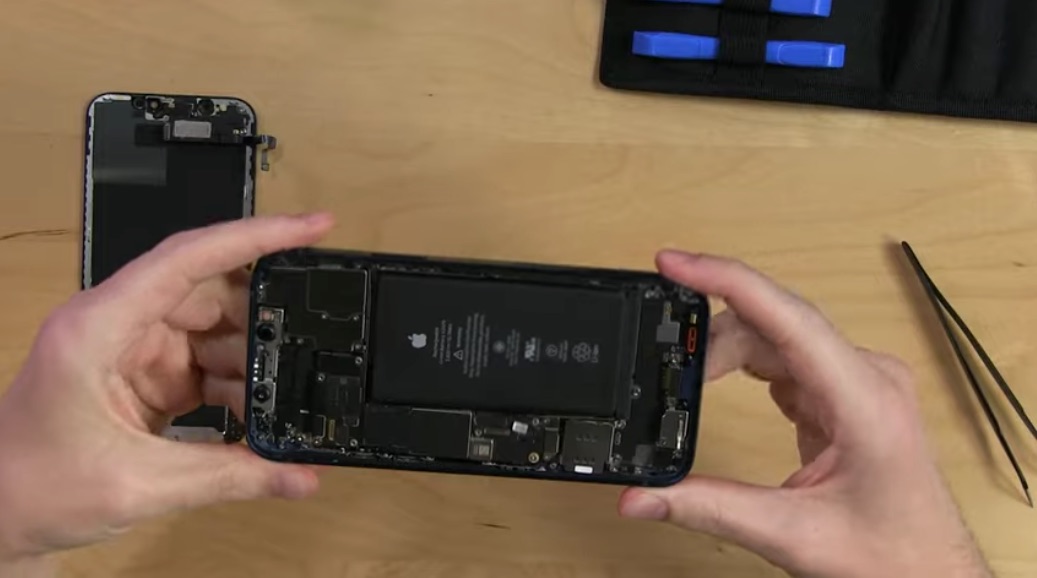iFixit Did a Live Teardown of The iPhone 12 - Watch the Replay Here