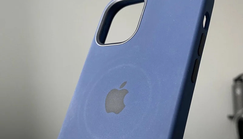 Apple Warns iPhone 12 Owners That MagSafe Charger Can Leave Circular Imprints on Leather Cases