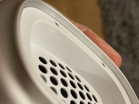 Almost Three Years Later, AirPods Max Users Continue to Complain of Condensation Inside Ear Cups