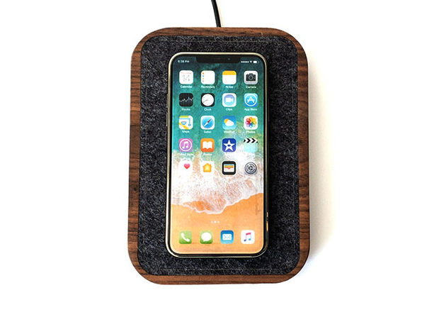 MacTrast Deals: Wireless Charging Dock for iPhone