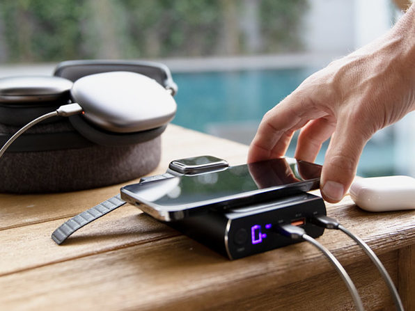 MacTrast Deals: [PRE-ORDER] ScoutPro: The Ultimate All-in-One Charger