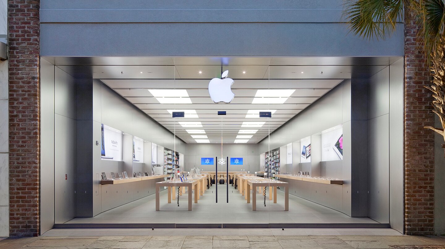 Apple Store Bag Search Settlement Can Proceed, Says Judge