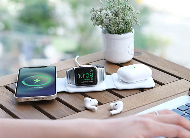 Mactrast Deals: MagStack Foldable 3-in-1 Wireless Charging Station with Floating Stand