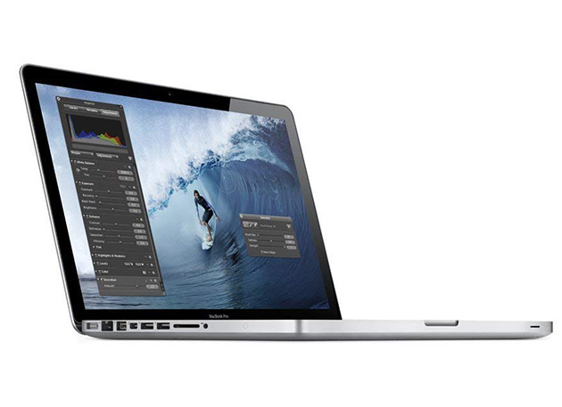 Mactrast Deals: Apple MacBook Pro 13.3″ 2.4GHz Core i5, 4GB RAM 500GB HDD – Silver (Refurbished) with Black Case