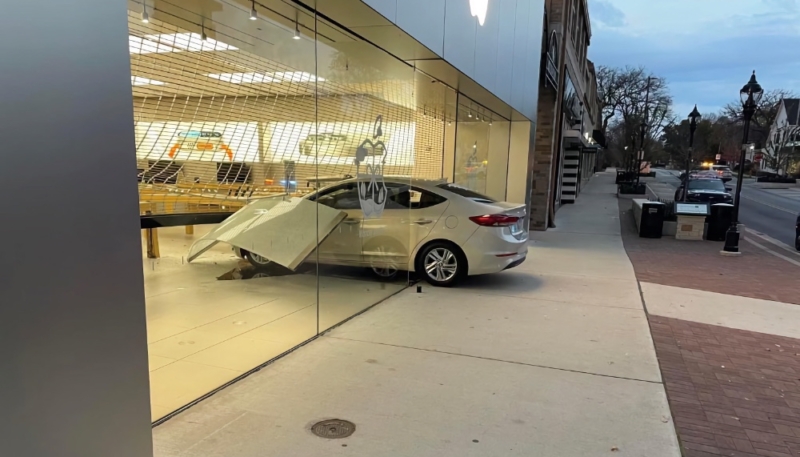 Car Smashes Through Glass Entrance in Illinois Apple Store in Possible Burglary Attempt