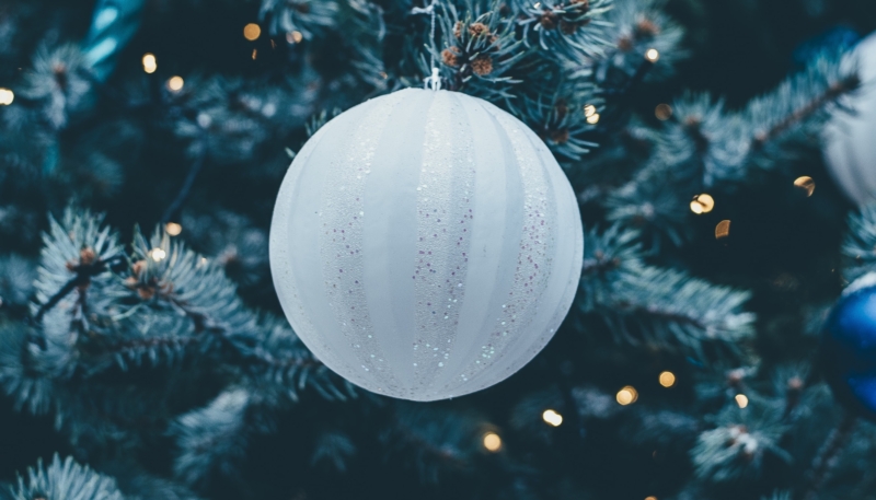 Wallpaper Weekends: It’s a Bokeh Holiday for iPhone and iPad