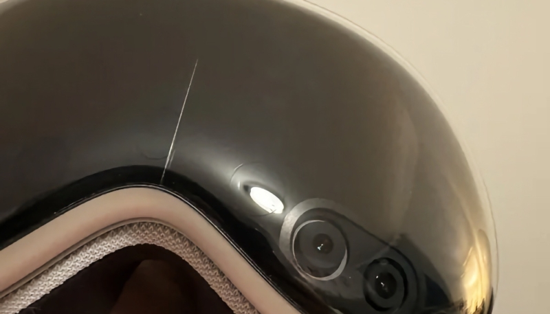 Some Apple Vision Pro Users Report Front Glass Crack