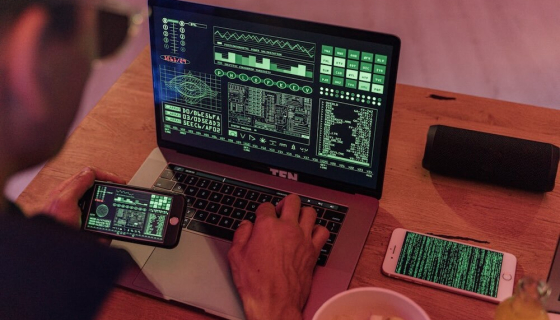 cyber_threats_online_retail_ddos_protection