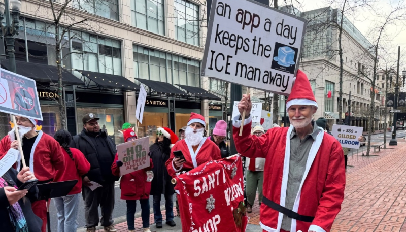 Portland Apple Store Hit With Protestors Over Removal of ICEBlock from App Store