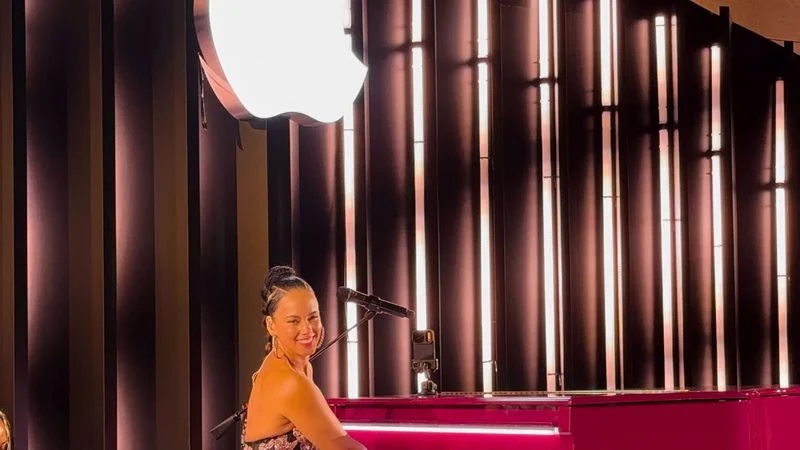 Apple Kicks Off 50th Anniversary Celebration With Surprise Alicia Keys Concert